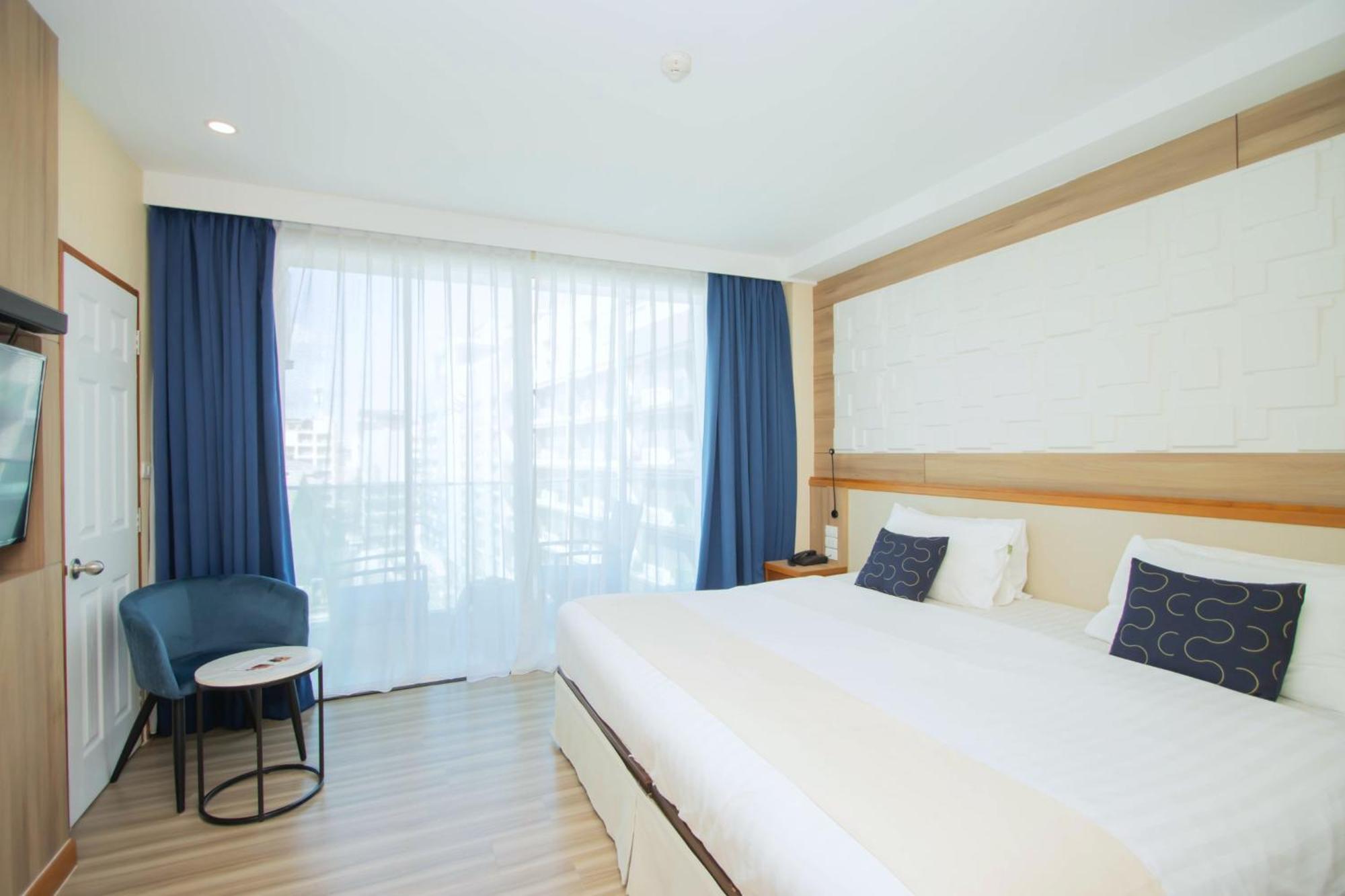 Sira Grande Hotel & Spa Patong Exterior photo