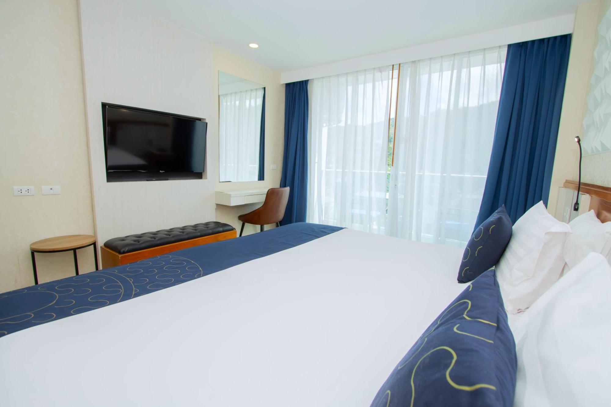 Sira Grande Hotel & Spa Patong Exterior photo
