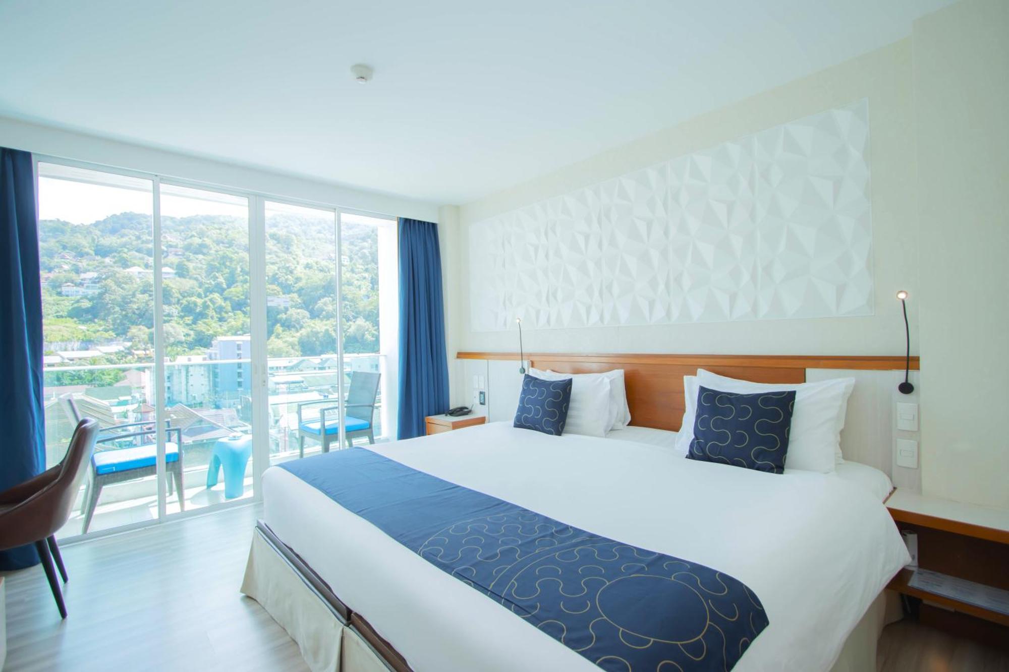 Sira Grande Hotel & Spa Patong Exterior photo