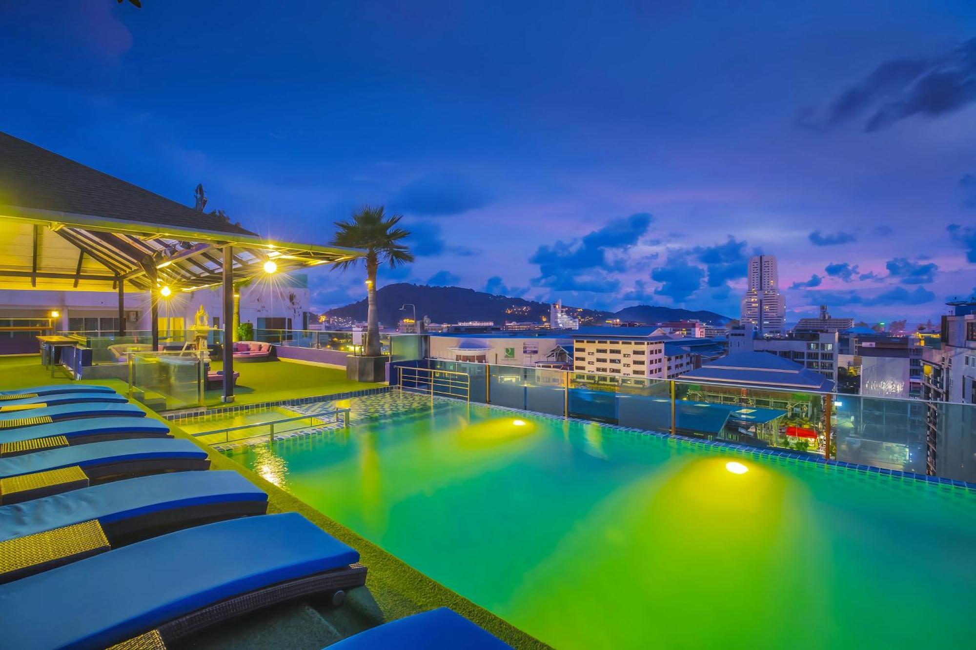 Sira Grande Hotel & Spa Patong Exterior photo