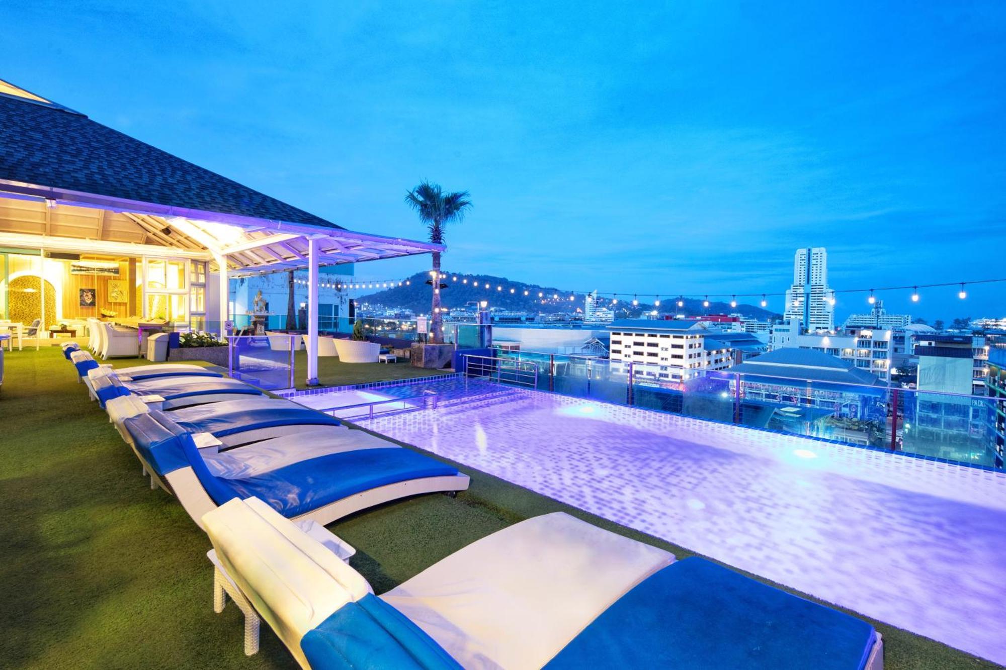 Sira Grande Hotel & Spa Patong Exterior photo