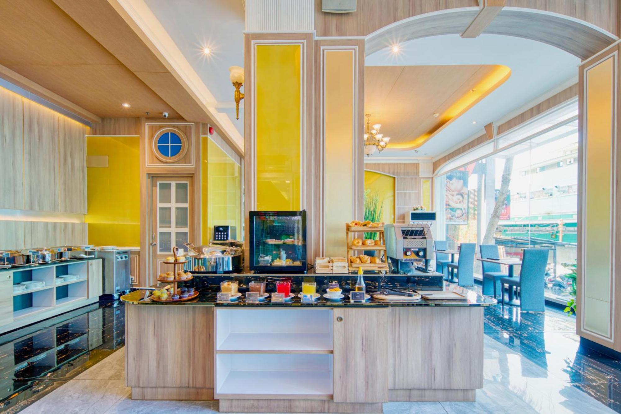 Sira Grande Hotel & Spa Patong Exterior photo